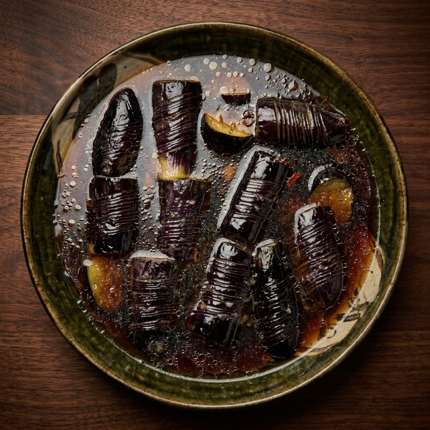 紫紺の煌めき 不揃い茄子のどっぷり揚げ浸し