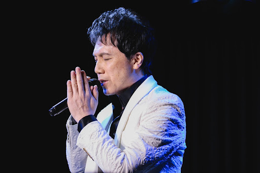 The master singing in the studio